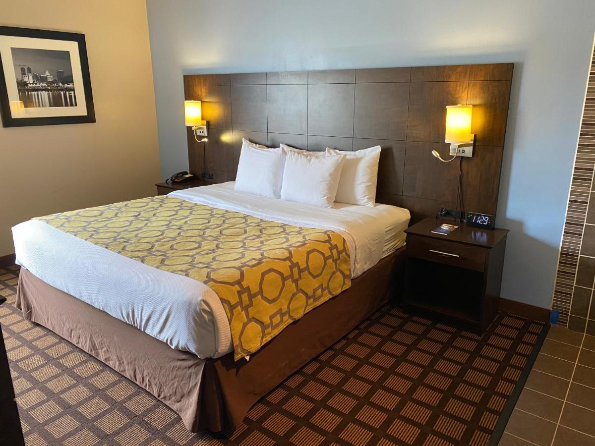 Hotel Baymont By Wyndham 2*