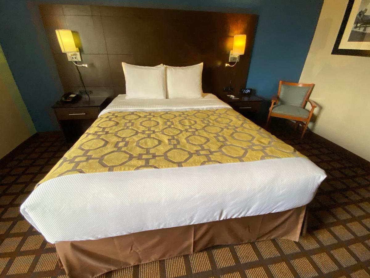 Baymont By Wyndham Hotel